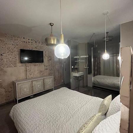 Love Room Mille Et Une Nuits Narbonne Luaran gambar