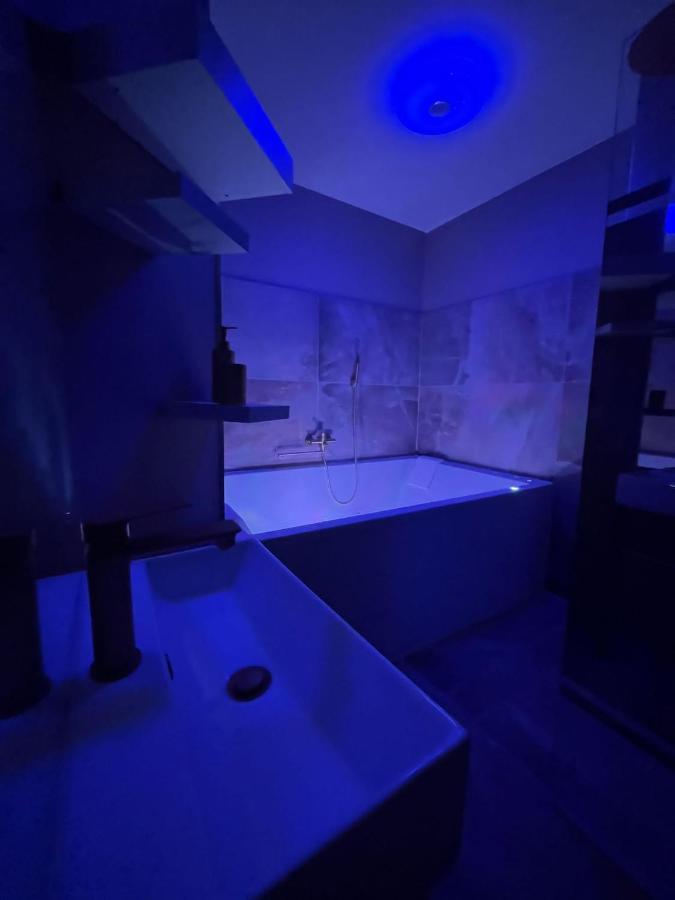 Love Room Mille Et Une Nuits Narbonne Luaran gambar