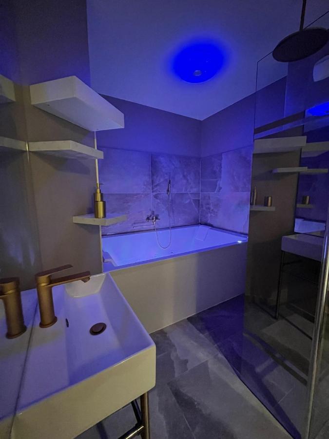 Love Room Mille Et Une Nuits Narbonne Luaran gambar