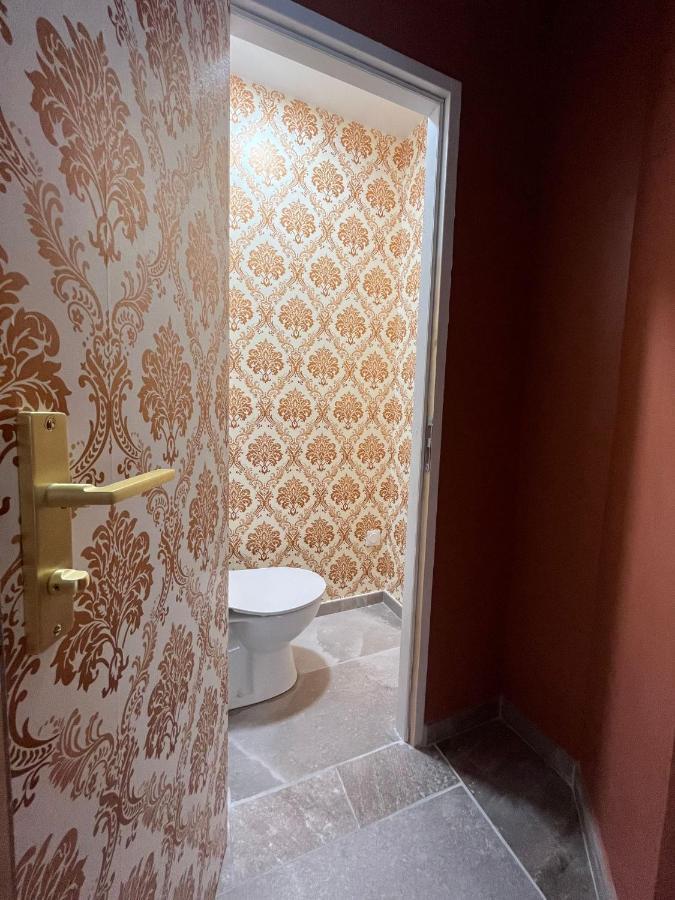 Love Room Mille Et Une Nuits Narbonne Luaran gambar